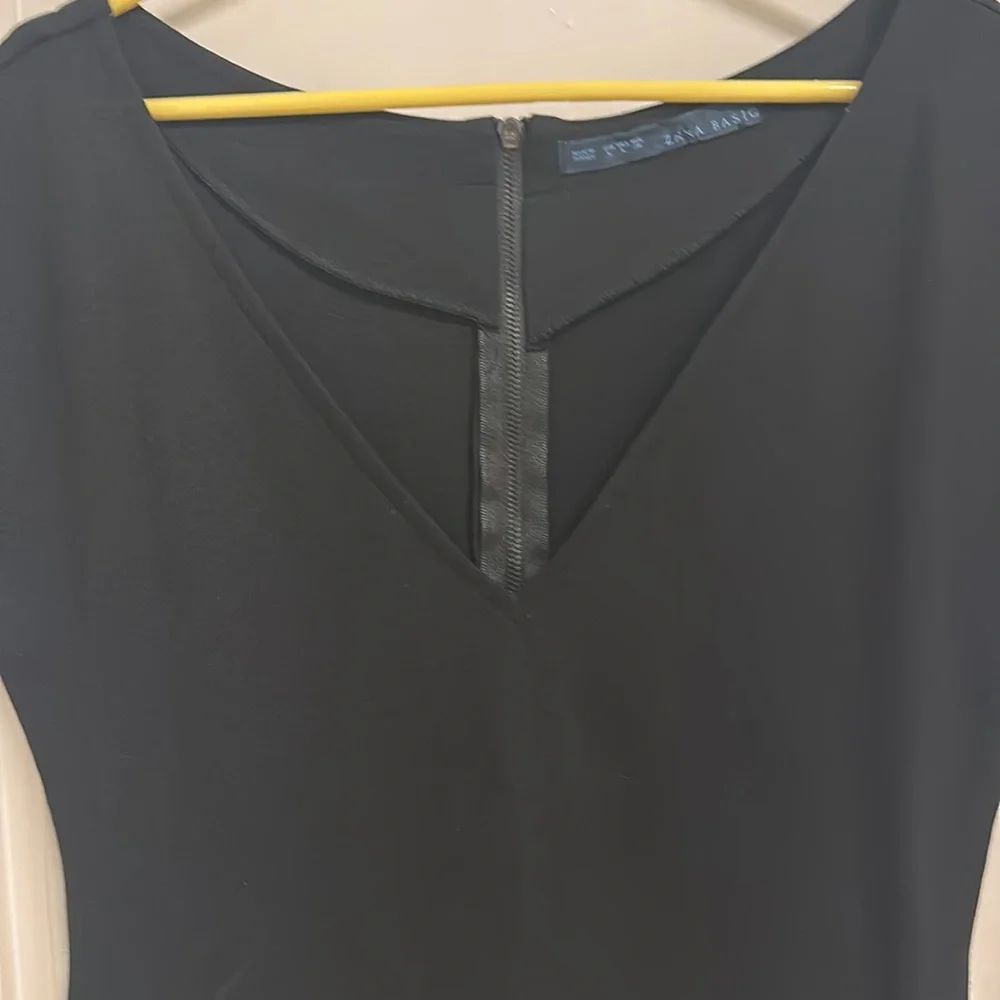 Zara Classic Black sleeveless dress with deep V-neck and zip at the back! NWOT - Picture 3 of 8